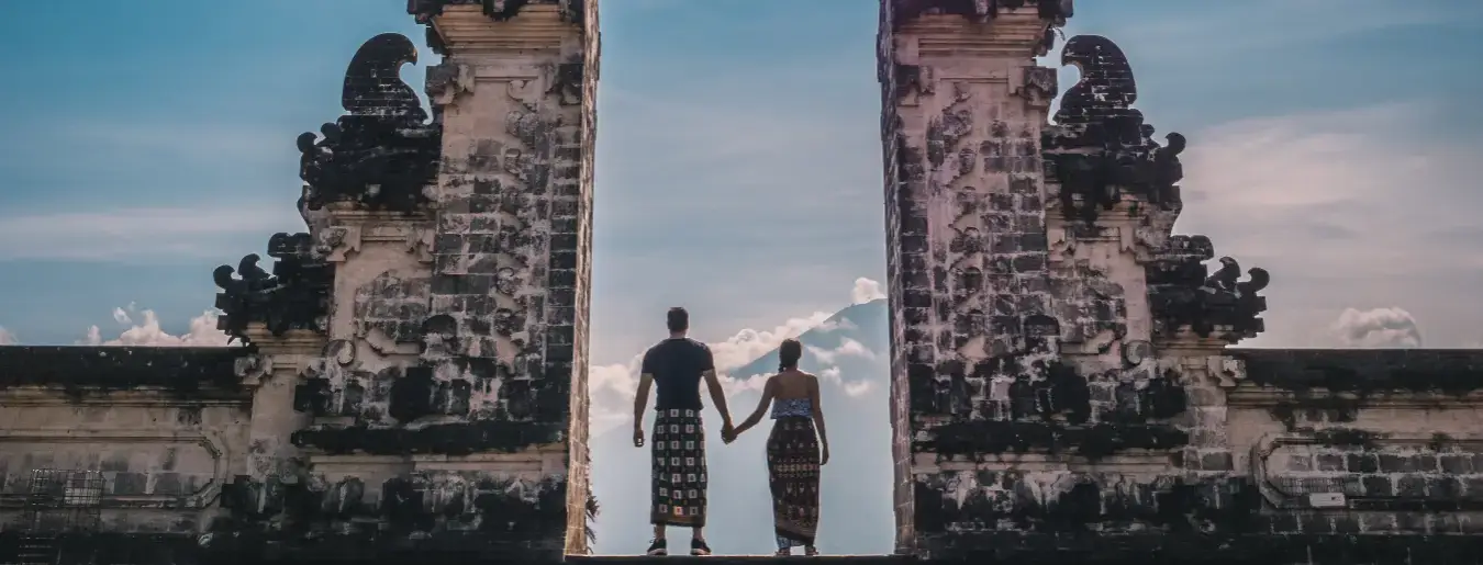 バリ島の人気スポット、ランプヤン寺院ツアー