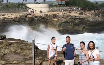 バリ島ヌサ・レンボンガンのデビルズ・ティアーズ